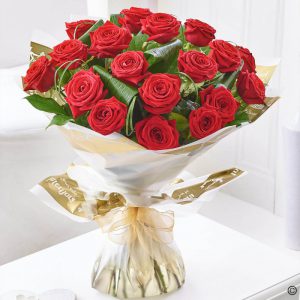 18 luxury long stem roses